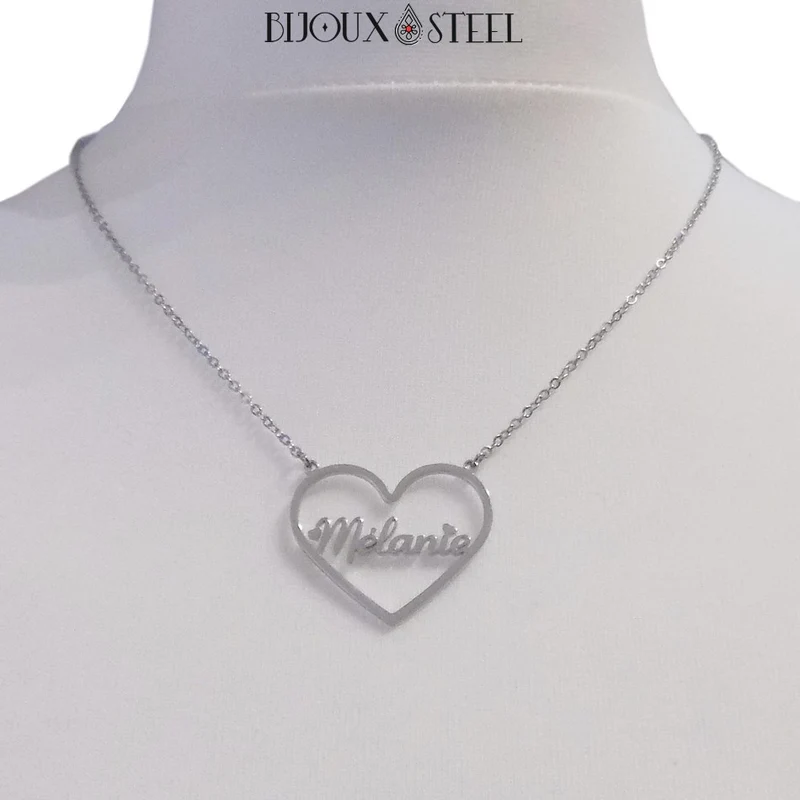 Collier prénom personnalisé dans son coeur en acier inoxydable