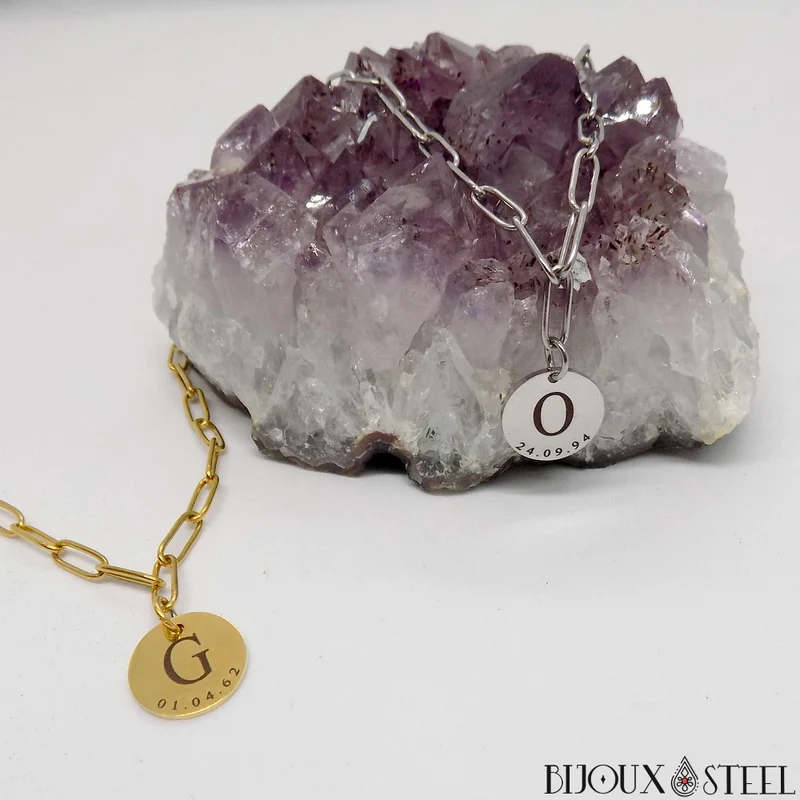 Collier trombone médaille personnalisée lettre et date en acier inoxydable