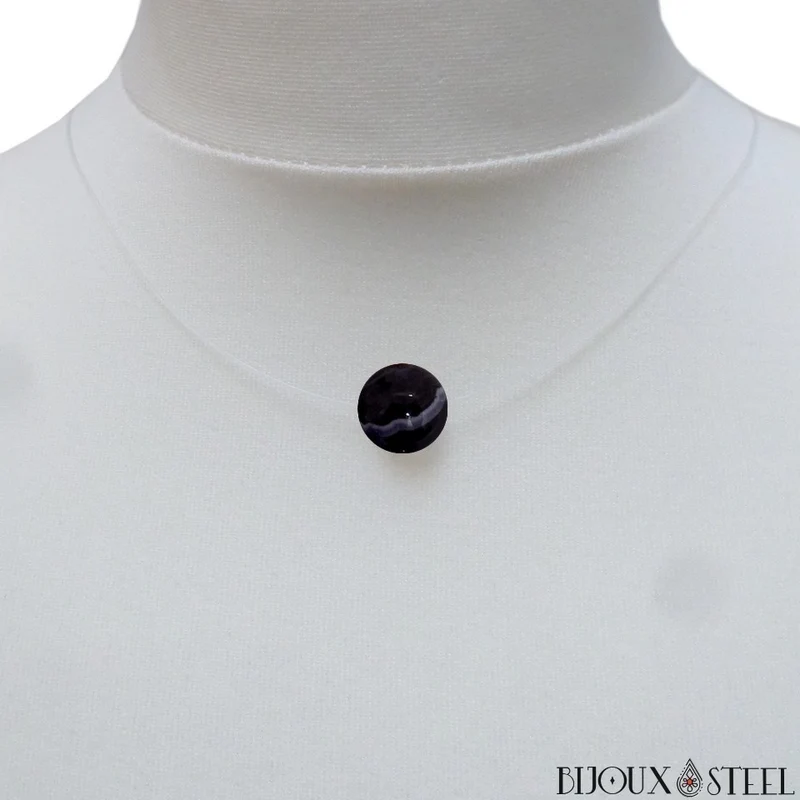 Collier à perle d'agate noire à rayures sur fil de nylon