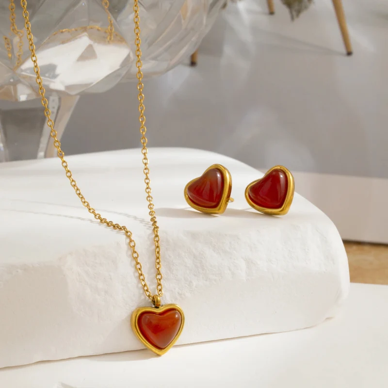 Boucles d'Oreilles Coeur Résine Rouge