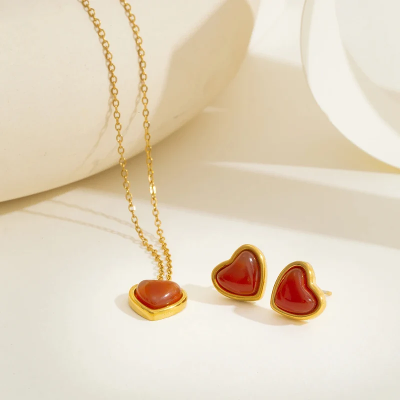 Boucles d'Oreilles Coeur Résine Rouge