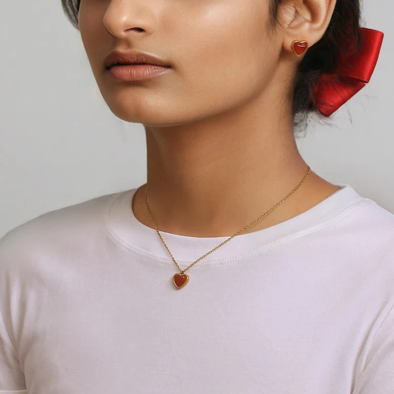 Collier Coeur Résine Rouge