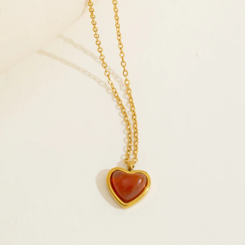 Collier Coeur Résine Rouge