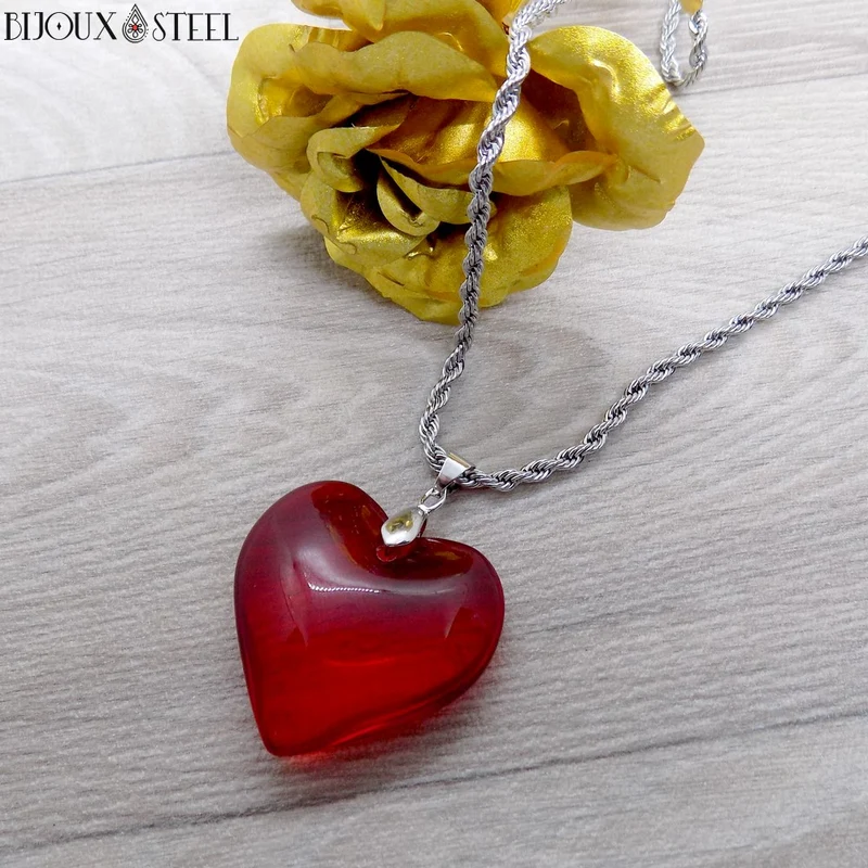 Collier à pendentif cœur rouge en verre