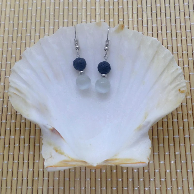 Boucles d'oreilles pendantes doubles perles en pierre de lave et oeil de chat blanc