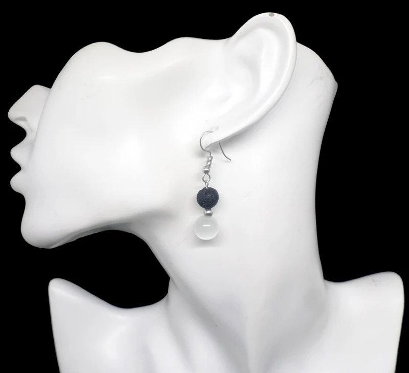 Boucles d'oreilles pendantes doubles perles en pierre de lave et oeil de chat blanc