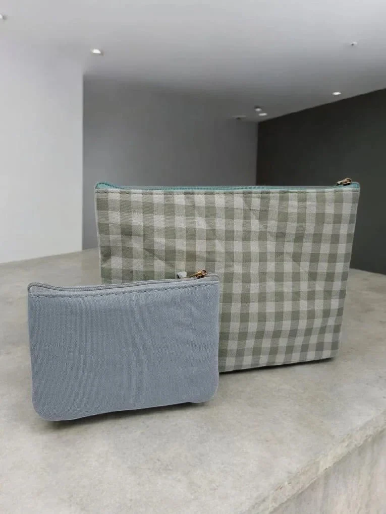 Pochette et trousse assorties vert d’eau vichy crème
