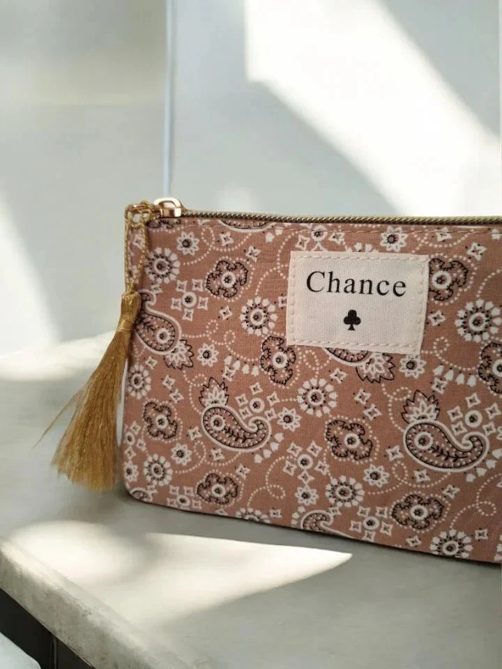 Pochette ocre rouge à motifs bandana Chance