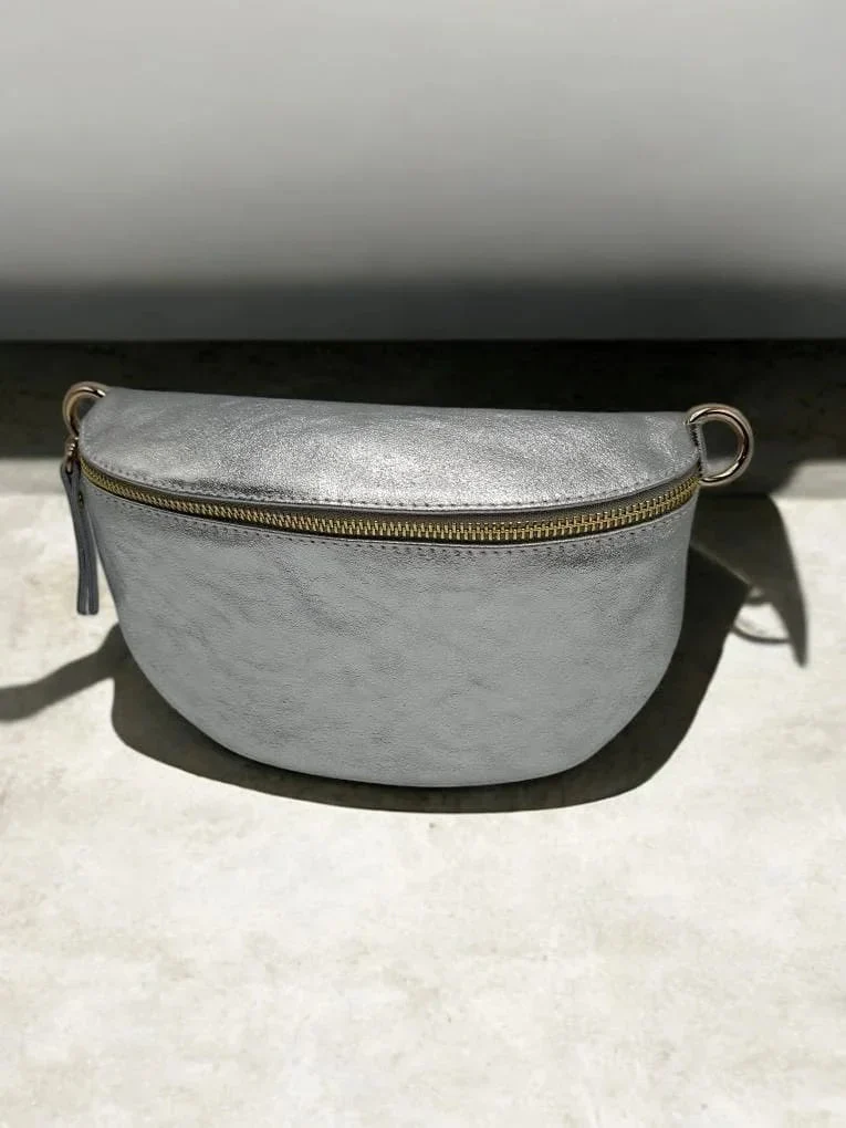 Sac banane en cuir irisé argenté femme