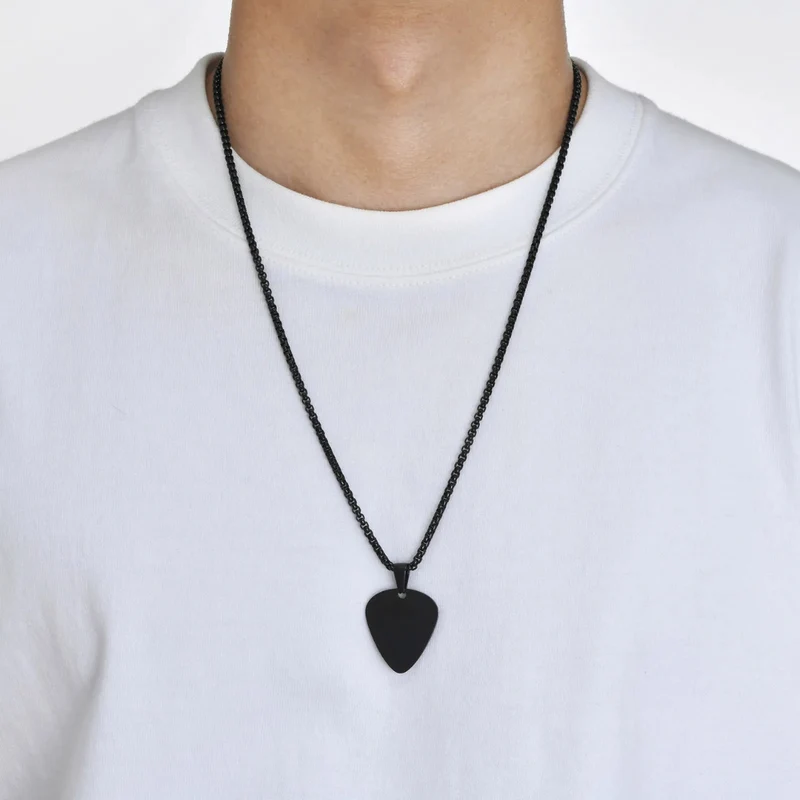 Collier avec Médiator