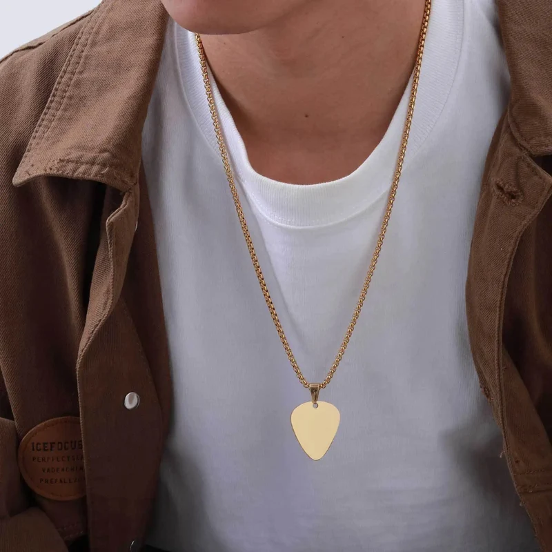 Collier avec Médiator Or
