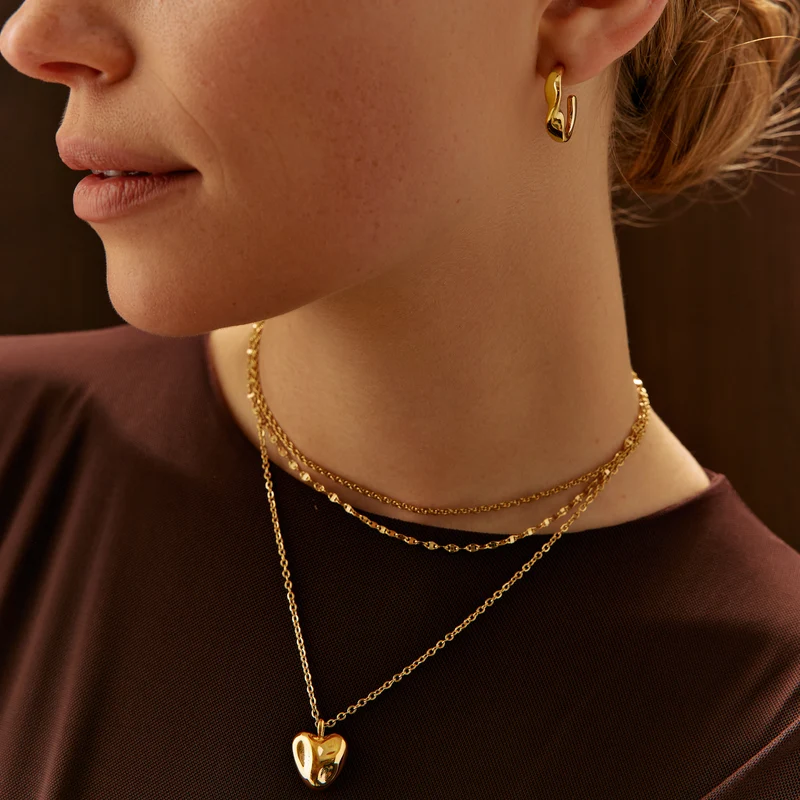 Clous d'oreilles en spirale