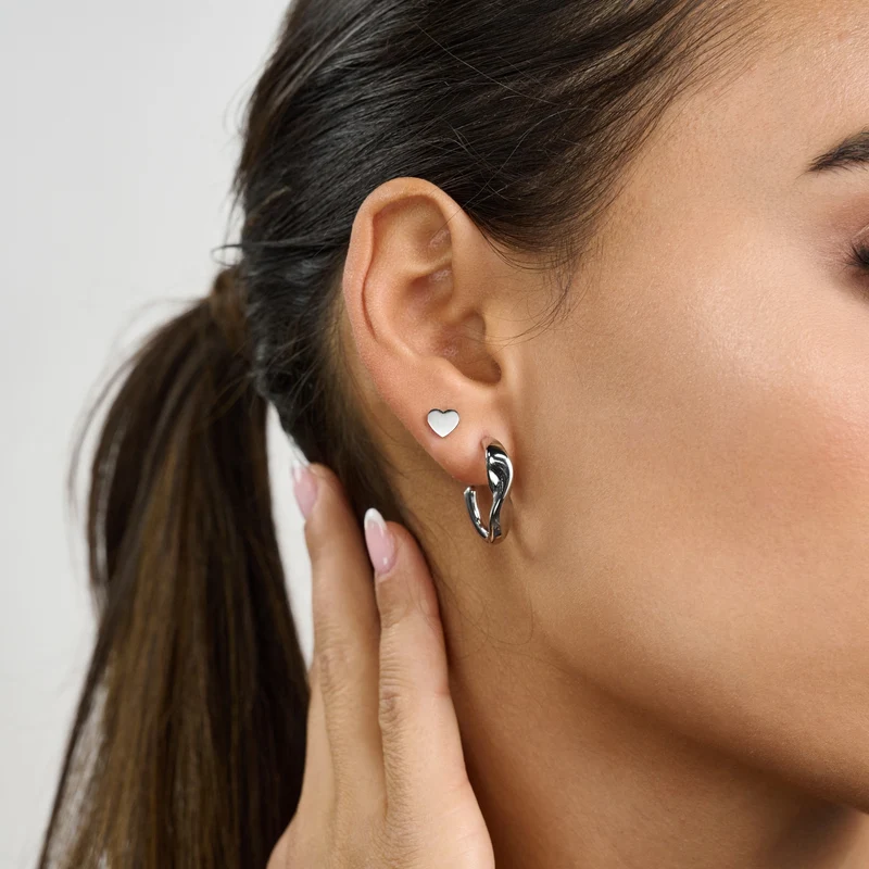 Clous d'oreilles en spirale