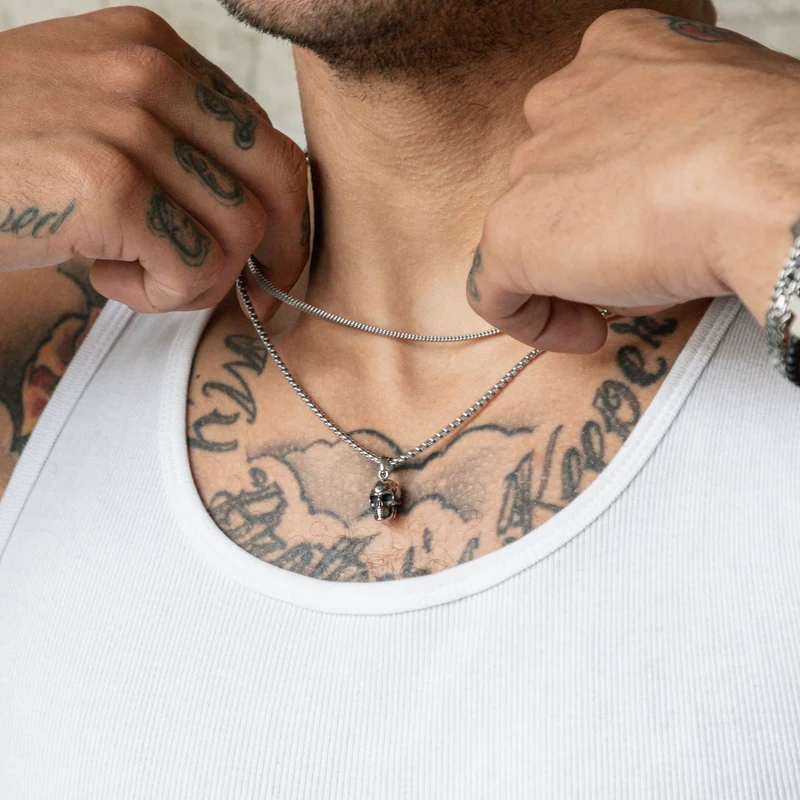 Pendentif Urne tête de mort