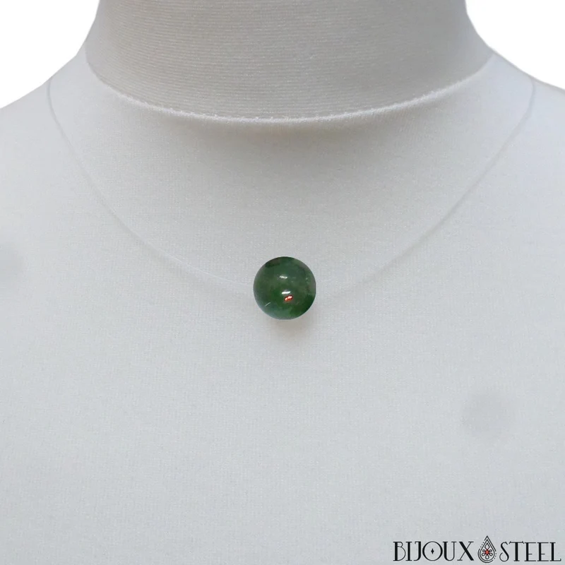 Collier à perle d'agate mousse sur son fil de nylon