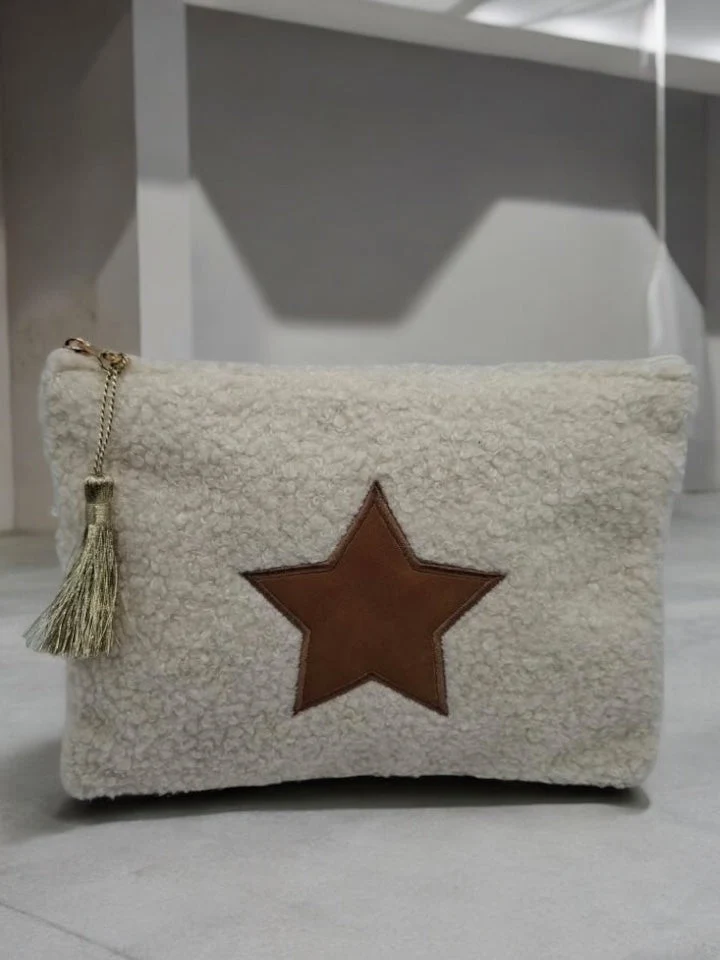Pochette blanche à étoile marron