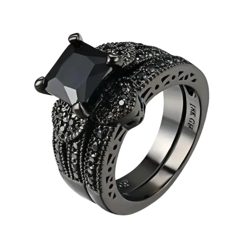 Grosse Bague Noire Punk