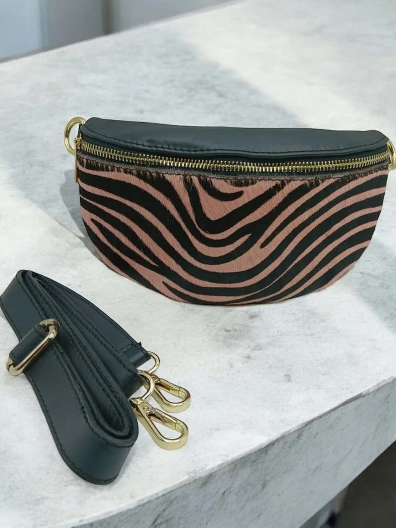 Sac banane en cuir motif zèbre rose et noir