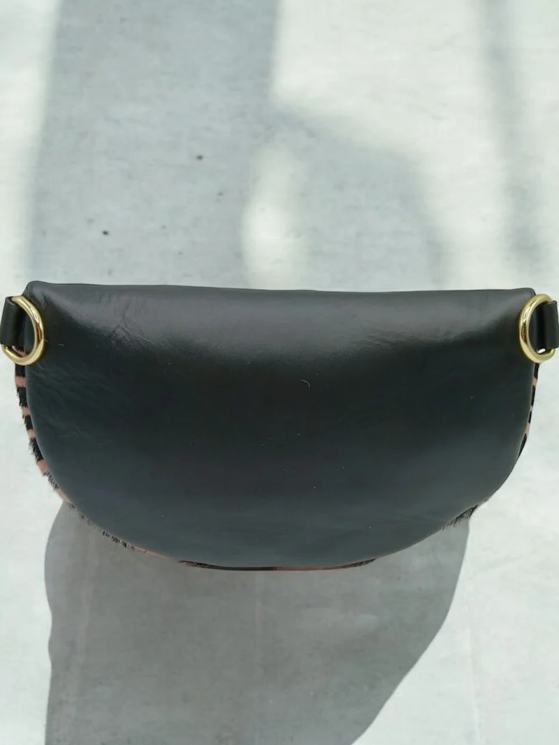 Sac banane en cuir motif zèbre rose et noir