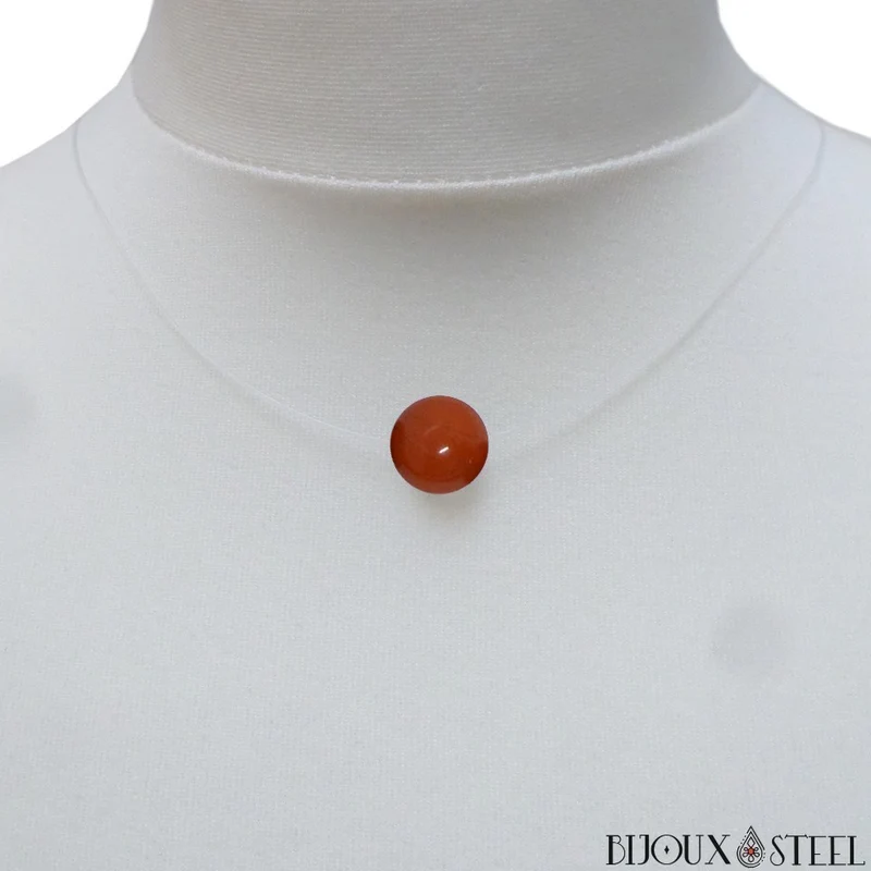 Collier à perle de jaspe rouge sur fil de nylon