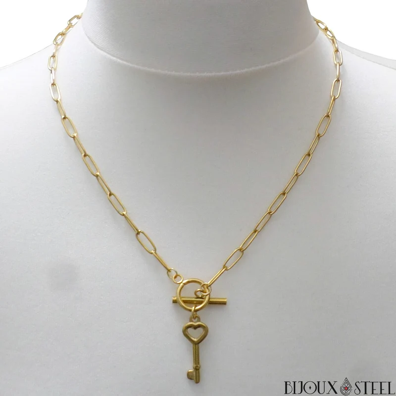 Collier maille trombone à pendentif clé en coeur sur fermoir en acier inoxydable