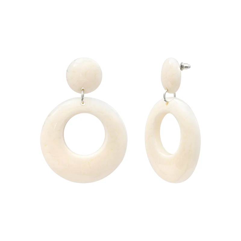 Boucles d'Oreilles Linnea en Résine Crème et Acier