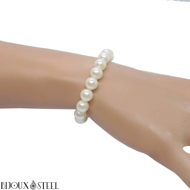 Bracelet de perles blanches nacrées