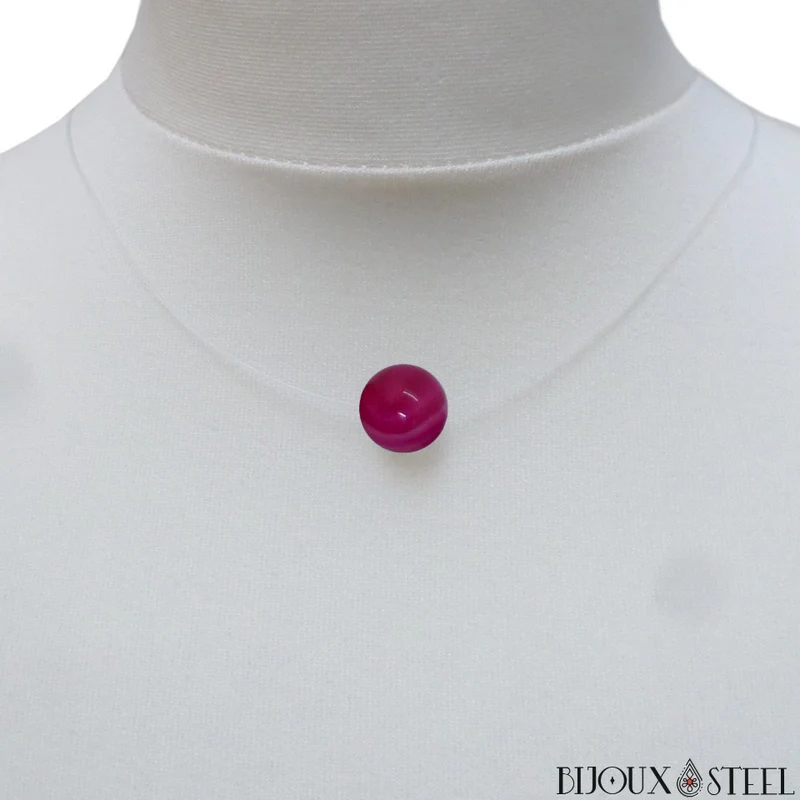 Collier à perle d'agate magenta sur fil de nylon