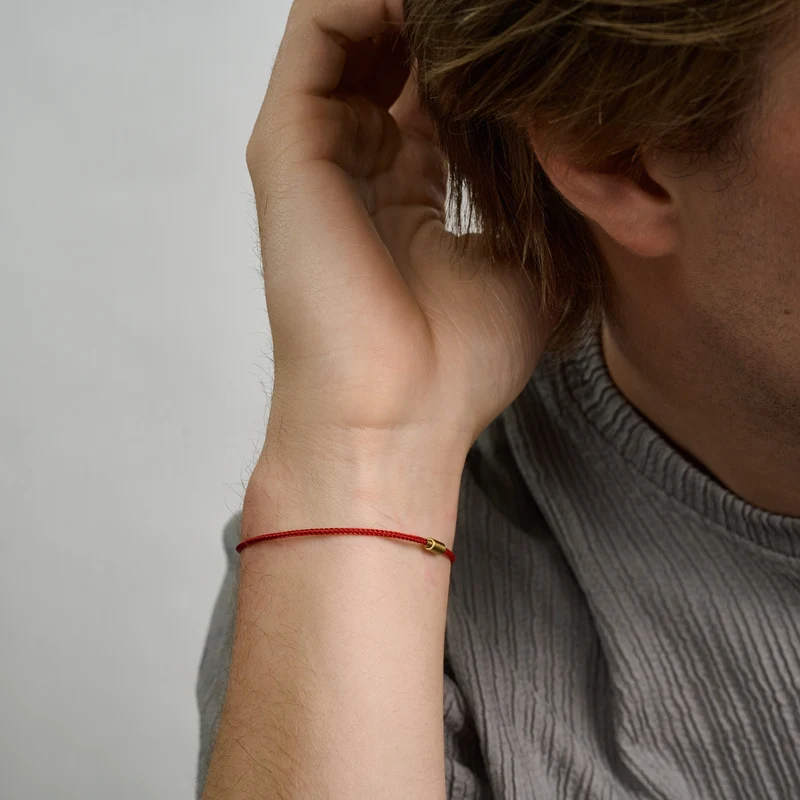 Bracelet de protection en cordon rouge et or