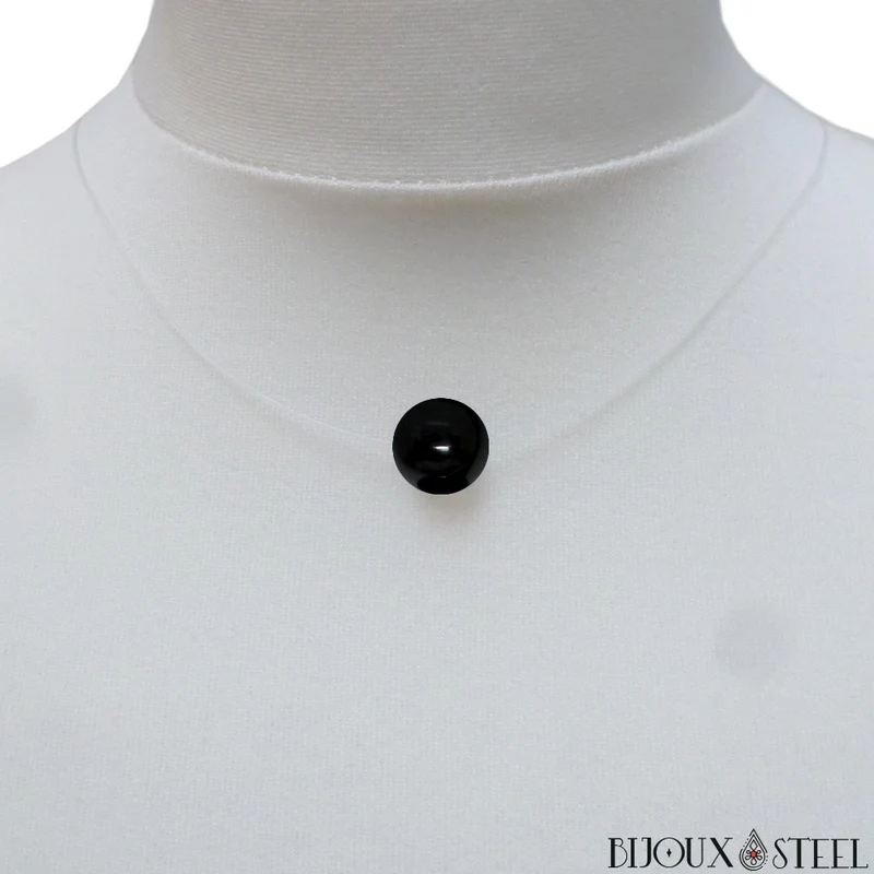 Collier à perle d'onyx noir sur fil de nylon