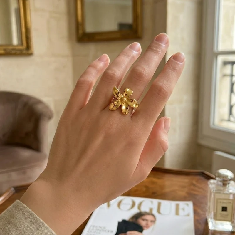 Bague Fleur À Cinq Pétales Brillante