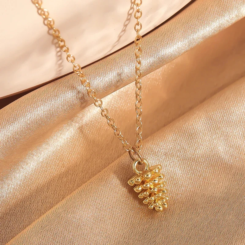Collier Pomme de Pin Or