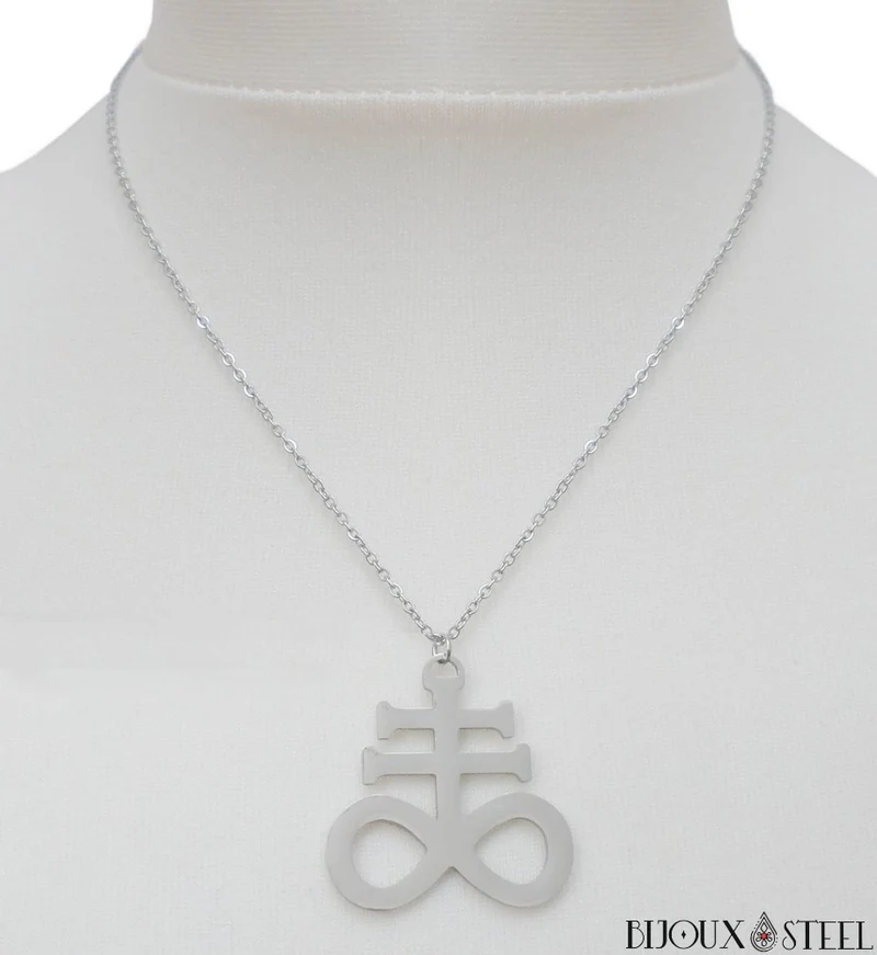 Collier à pendentif croix satanique en acier inoxydable