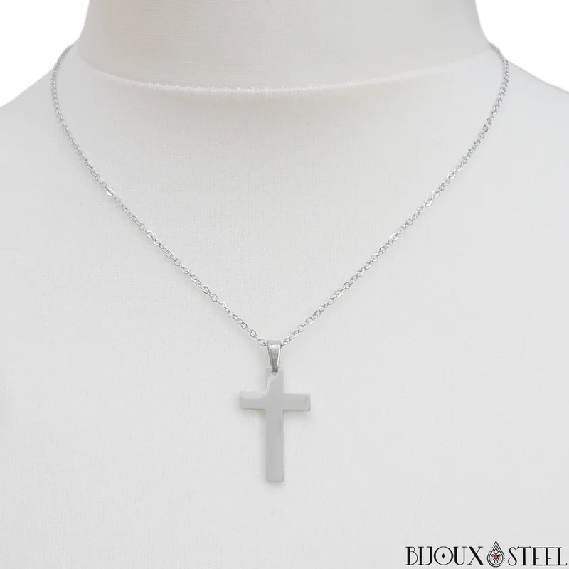 Collier à pendentif croix en acier inoxydable