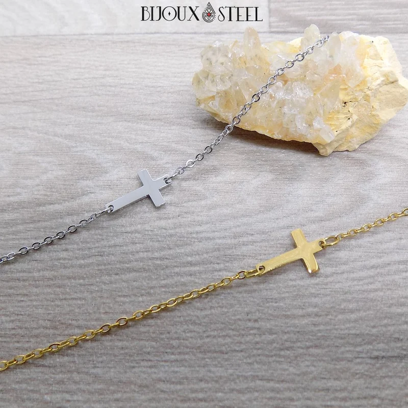 Bracelet petite croix en acier inoxydable
