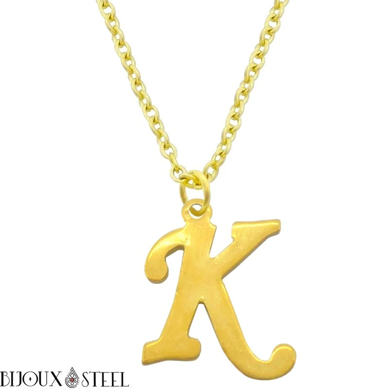 Collier à pendentif lettre dorée en acier inoxydable