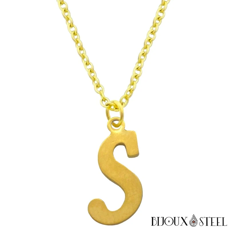 Collier à pendentif lettre dorée en acier inoxydable