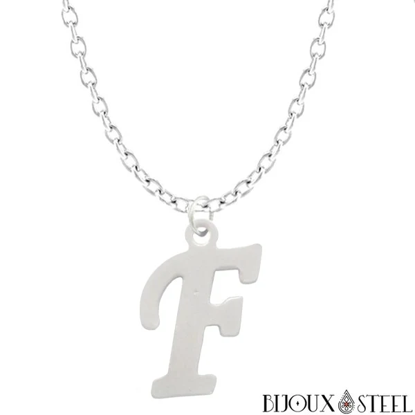 Collier à pendentif lettre argentée en acier inoxydable