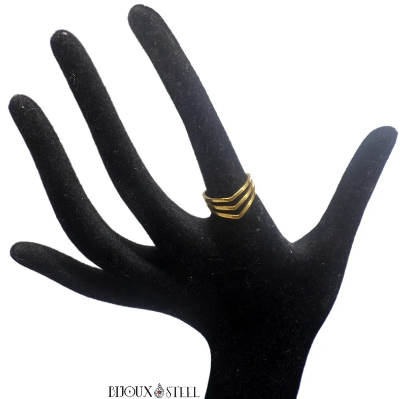 Bague dorée Élégance en acier chirurgical