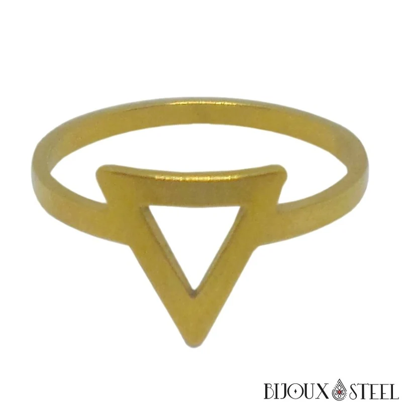 Bague à triangle dorée en acier chirurgical