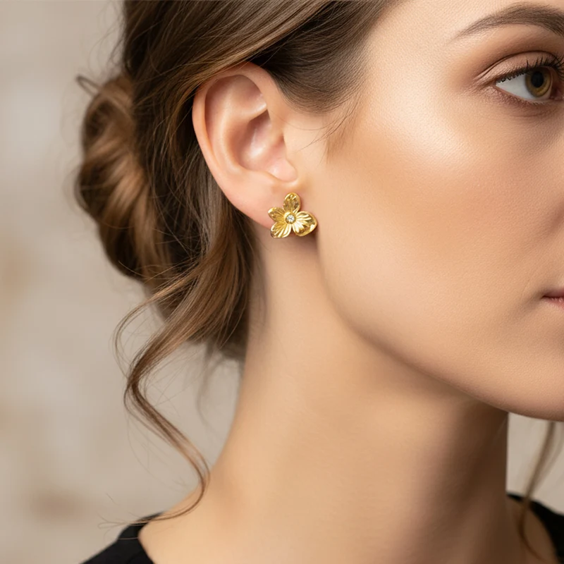 Boucles d’oreilles irrégulières en fleur de strass