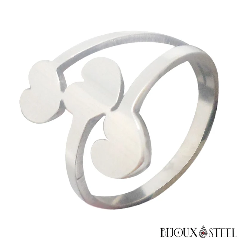 Bague femme triple coeur argentée en acier chirurgical