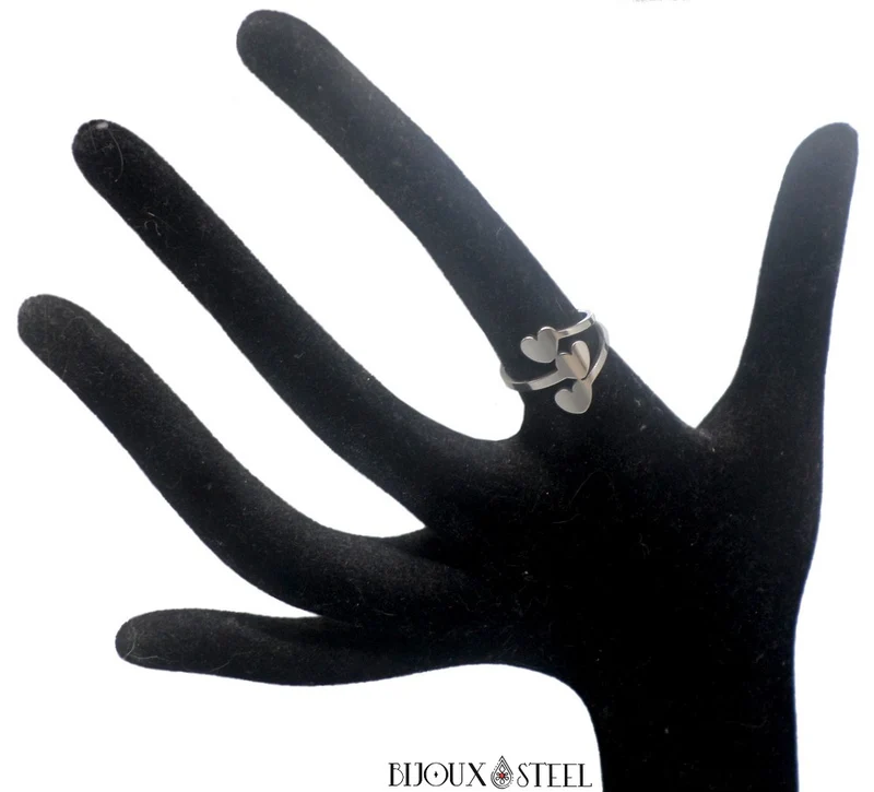 Bague femme triple coeur argentée en acier chirurgical