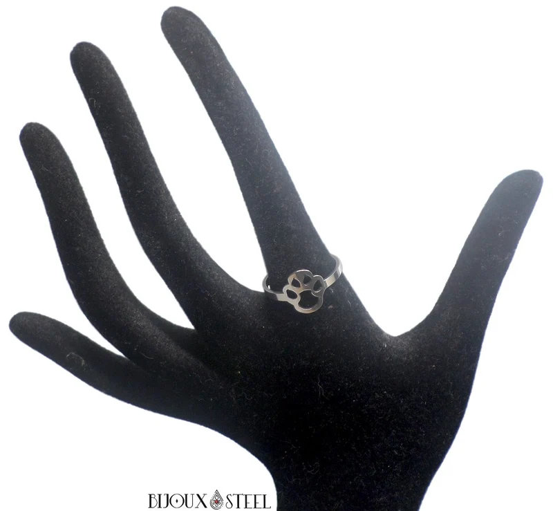 Bague femme à patte de chien ou chat argentée en acier chirurgical