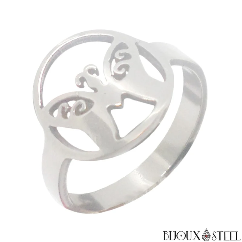 Bague argentée à papillon encerclé en acier chirurgical
