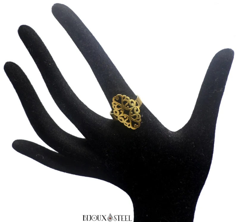 Bague femme style baroque dorée en acier chirurgical