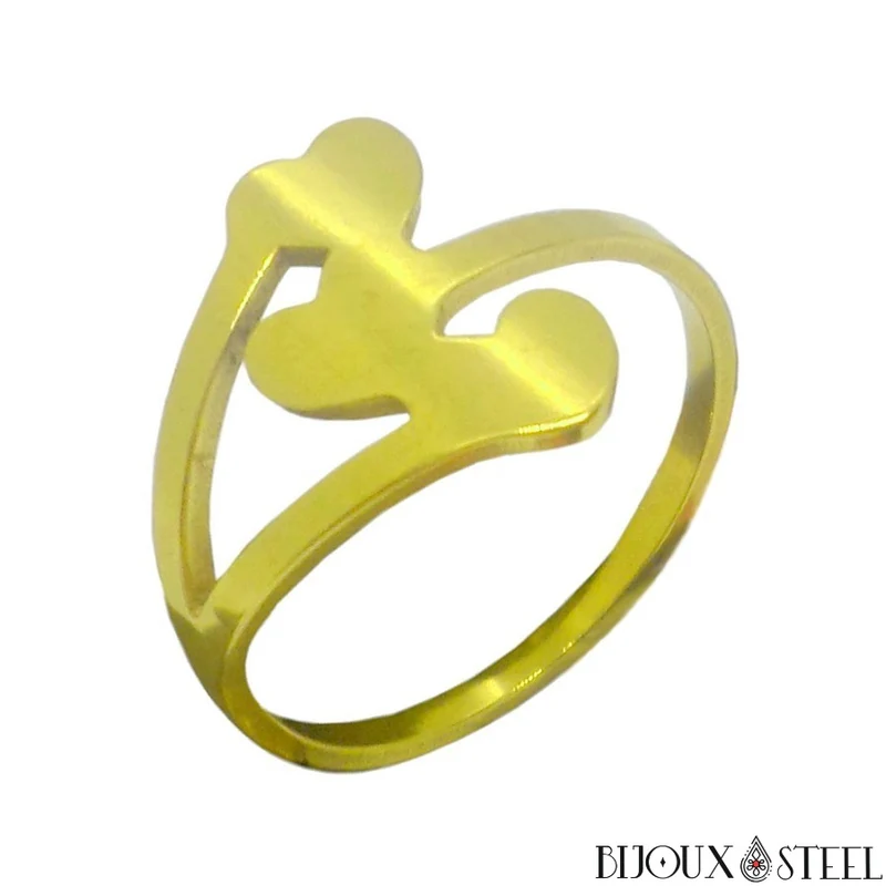 Bague femme triple coeur dorée en acier chirurgical