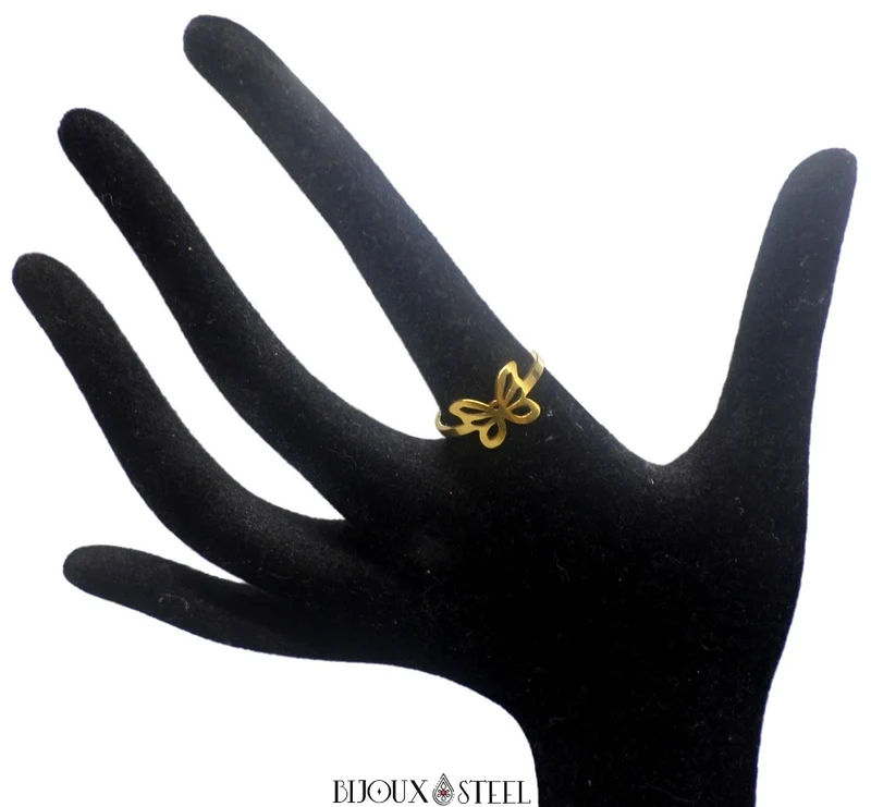 Bague femme à papillon dorée en acier chirurgical