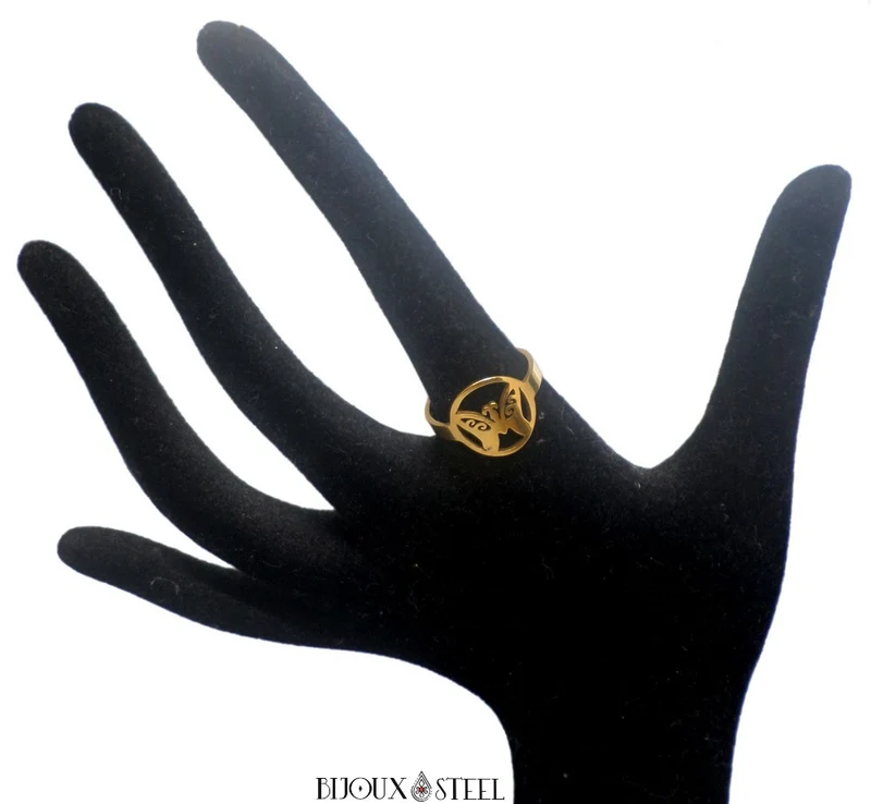 Bague dorée à papillon encerclé en acier chirurgical