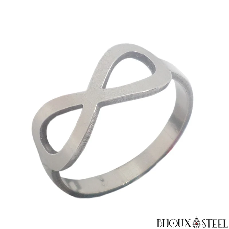 Bague infini argentée en acier chirurgical